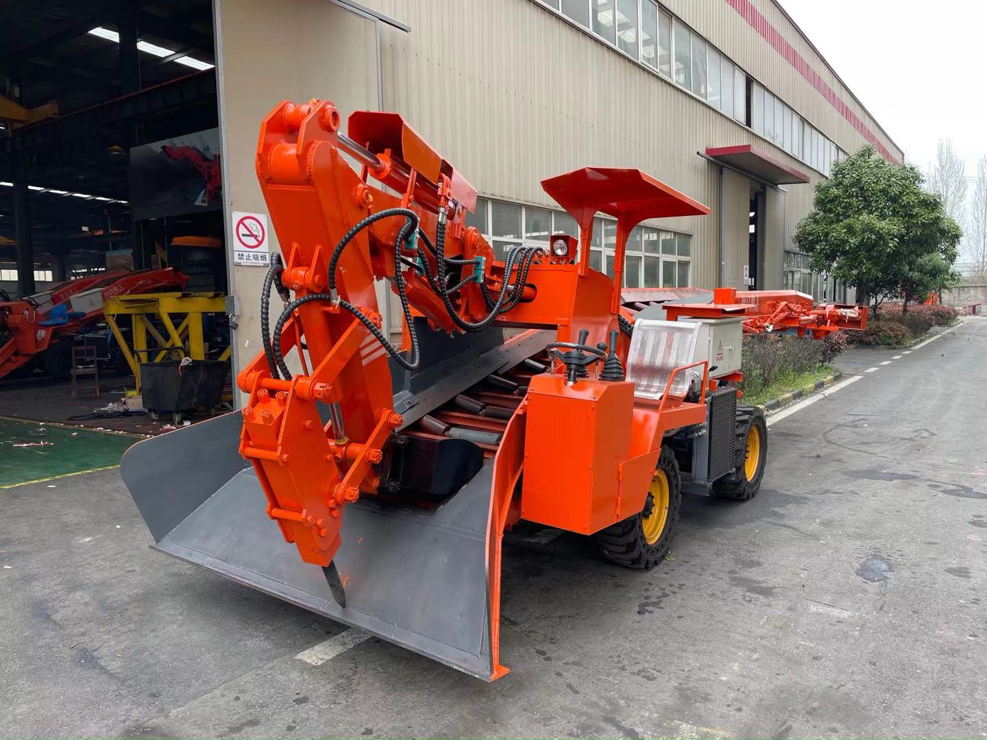 小型扒渣機斗齒，作為隧道扒渣機的易損配件該如何去維護